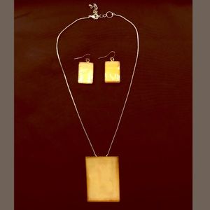 Earring and necklace set ✨⭐️